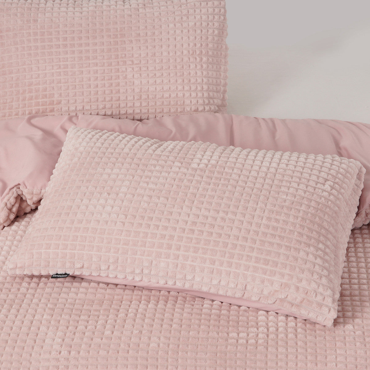 Check Teddy Roze