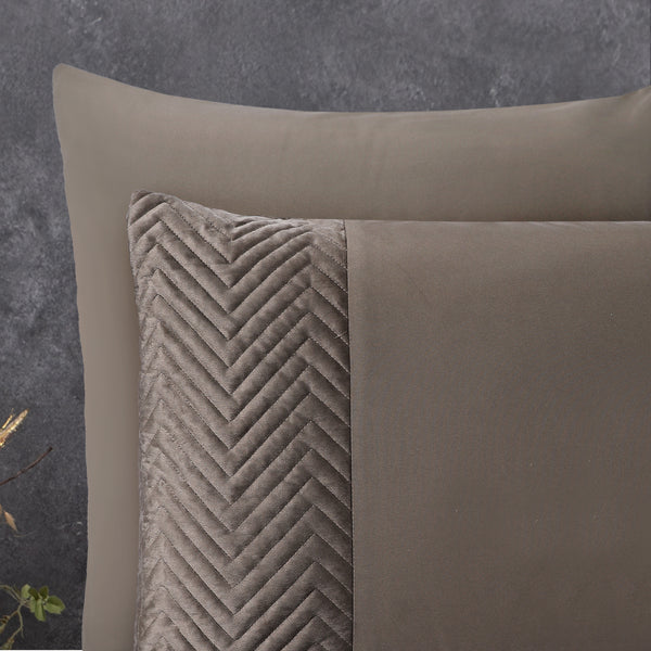 Velvet Crossline Taupe