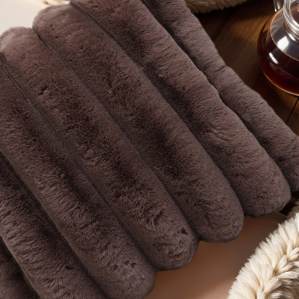 Rib Rabbit Fur Sierkussen