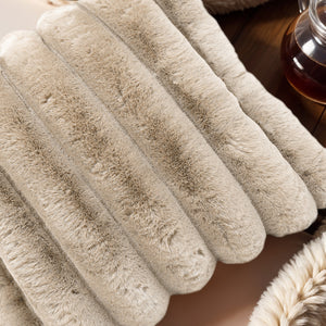 Rib Rabbit Fur Sierkussen