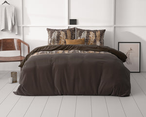 Chocolate Feathers Bruin