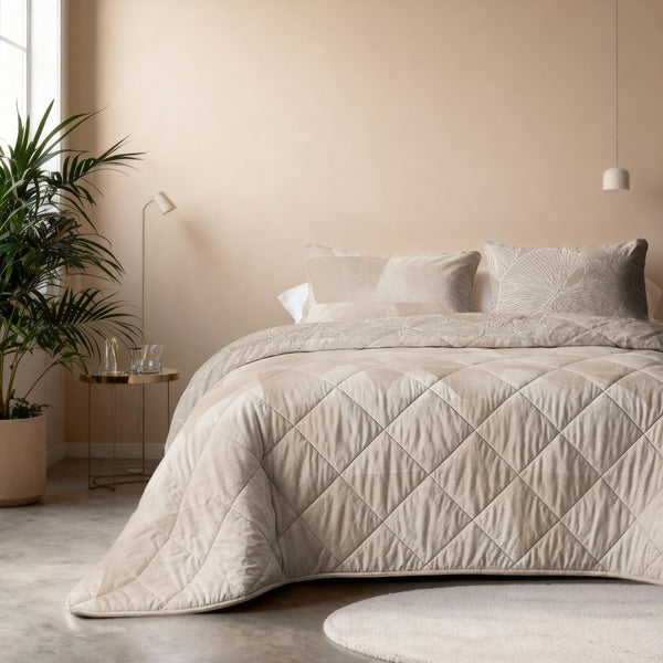 Easy Dekbed Warm Triangles Zand/Beige Met Kussenslopen