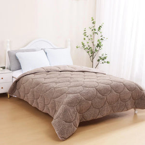 Lileo Velvet Sherpa Comfort Dekbed All Year – Taupe (met instopstrook)